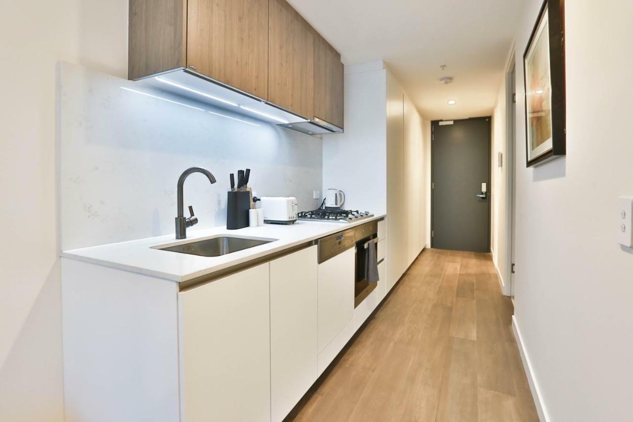 Conservatory Apt In The Heart Of Cbd With Pool And Gym * Melbourne