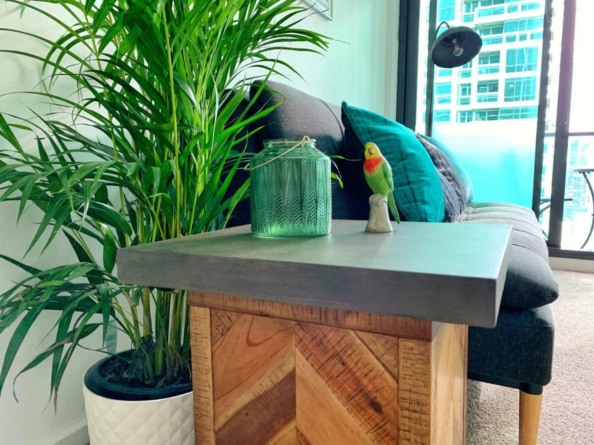 Large 2b2b Near Southern Cross Freeparking Gym Pool Apartment