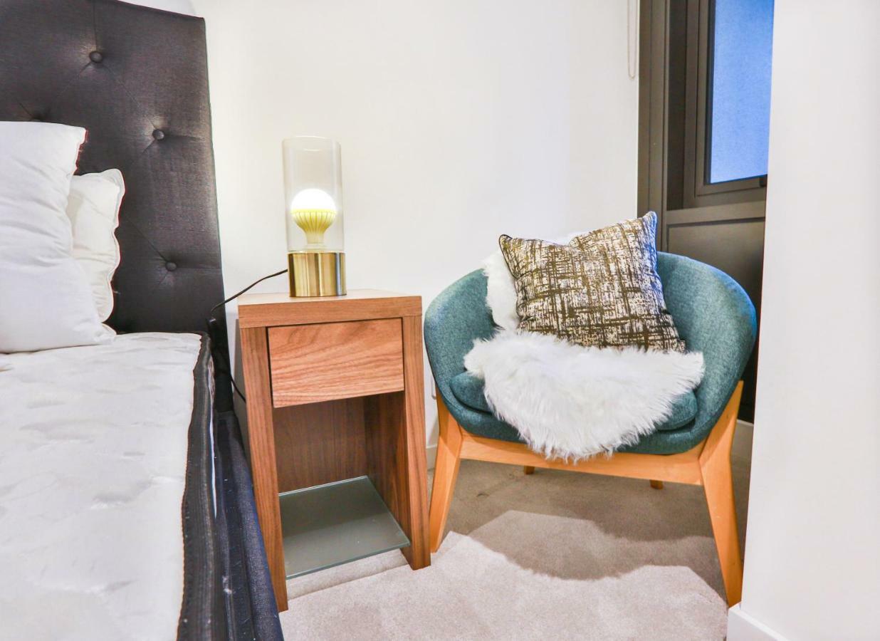 Conservatory Apt In The Heart Of Cbd With Pool And Gym