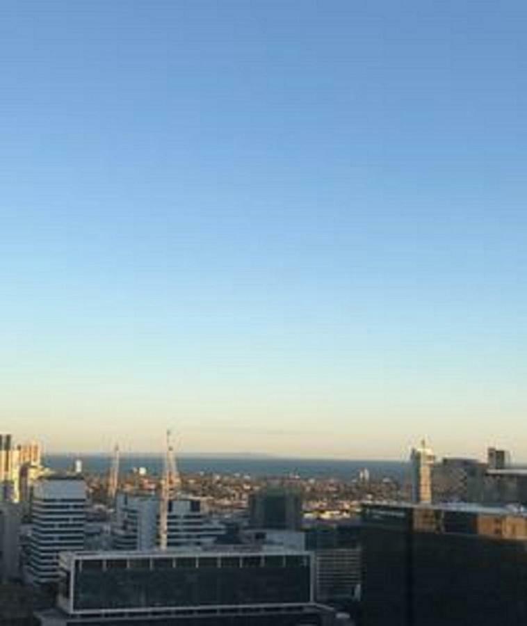Fantastic Views, 2 B/r, 2 Bath With All New Furniture Melbourne