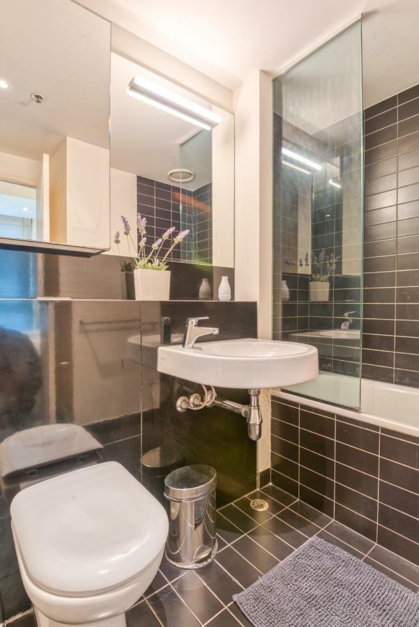 Apartment Collins St, Southern Cross, 2 Bd, Parking, Free Wifi