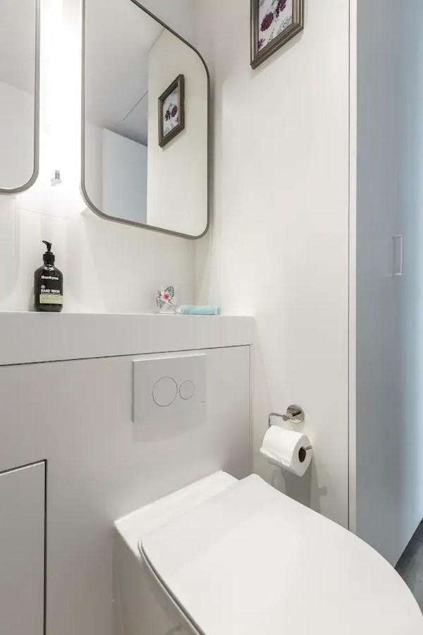 Apartment Level64-cbd Tallest Residential Building-sea View
