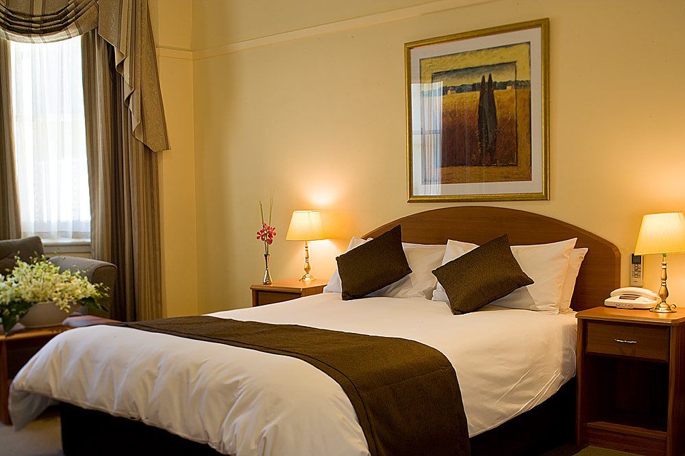 Charsfield 4* Melbourne