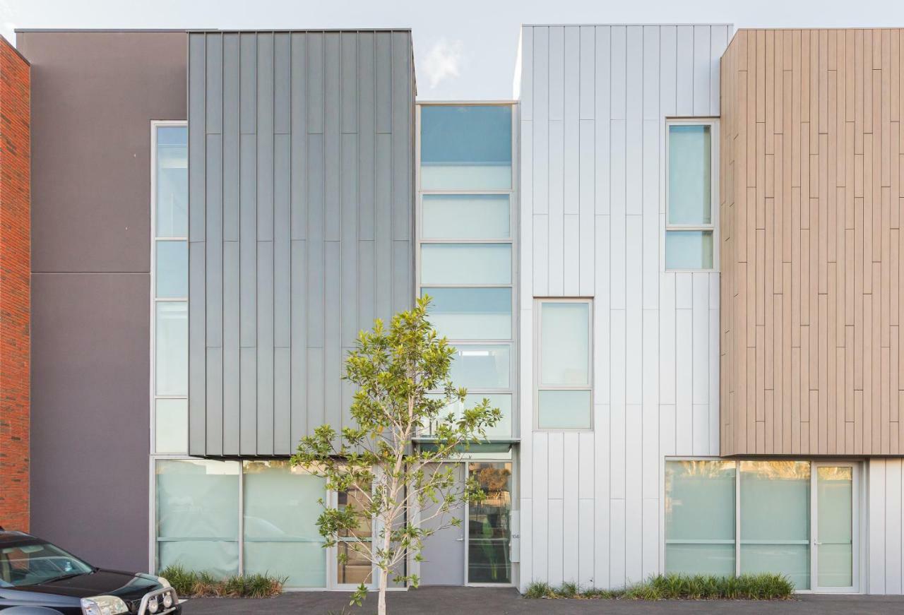 Docklands Waterfront Luxury