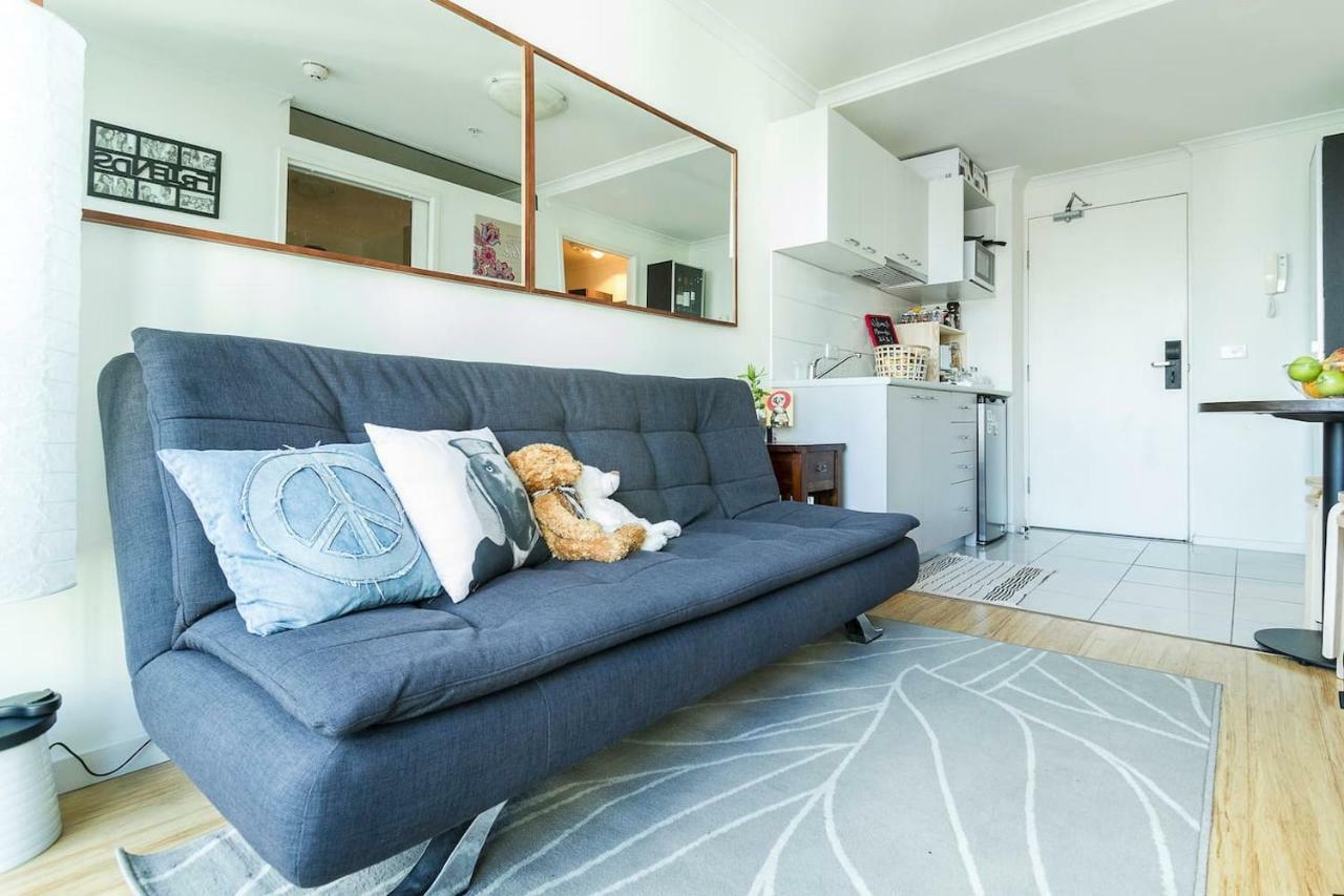 Cbd Fully Furnished 2 Bedroom With Balcony * Melbourne