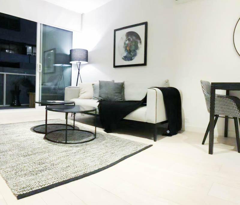 South Yarra Claremont Apartment *