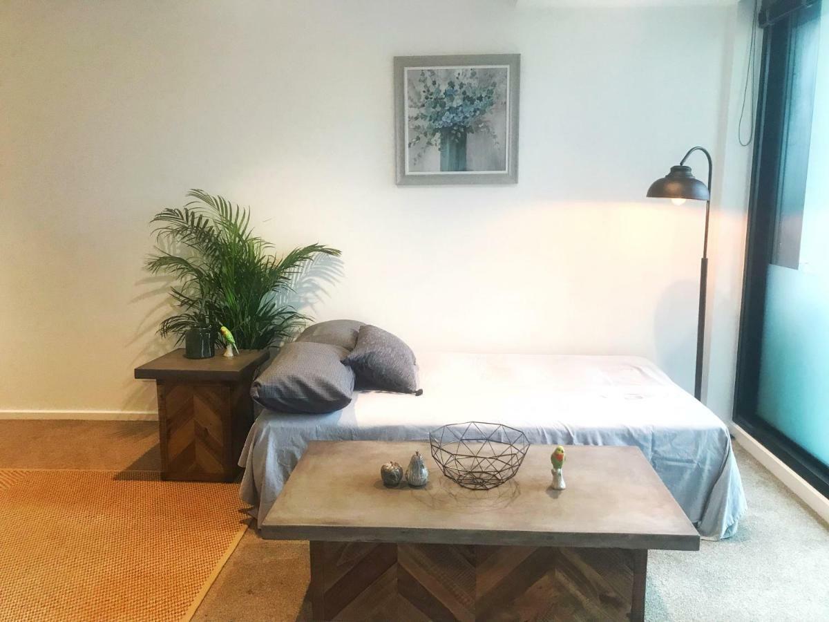Large 2b2b Near Southern Cross Freeparking Gym Pool Melbourne