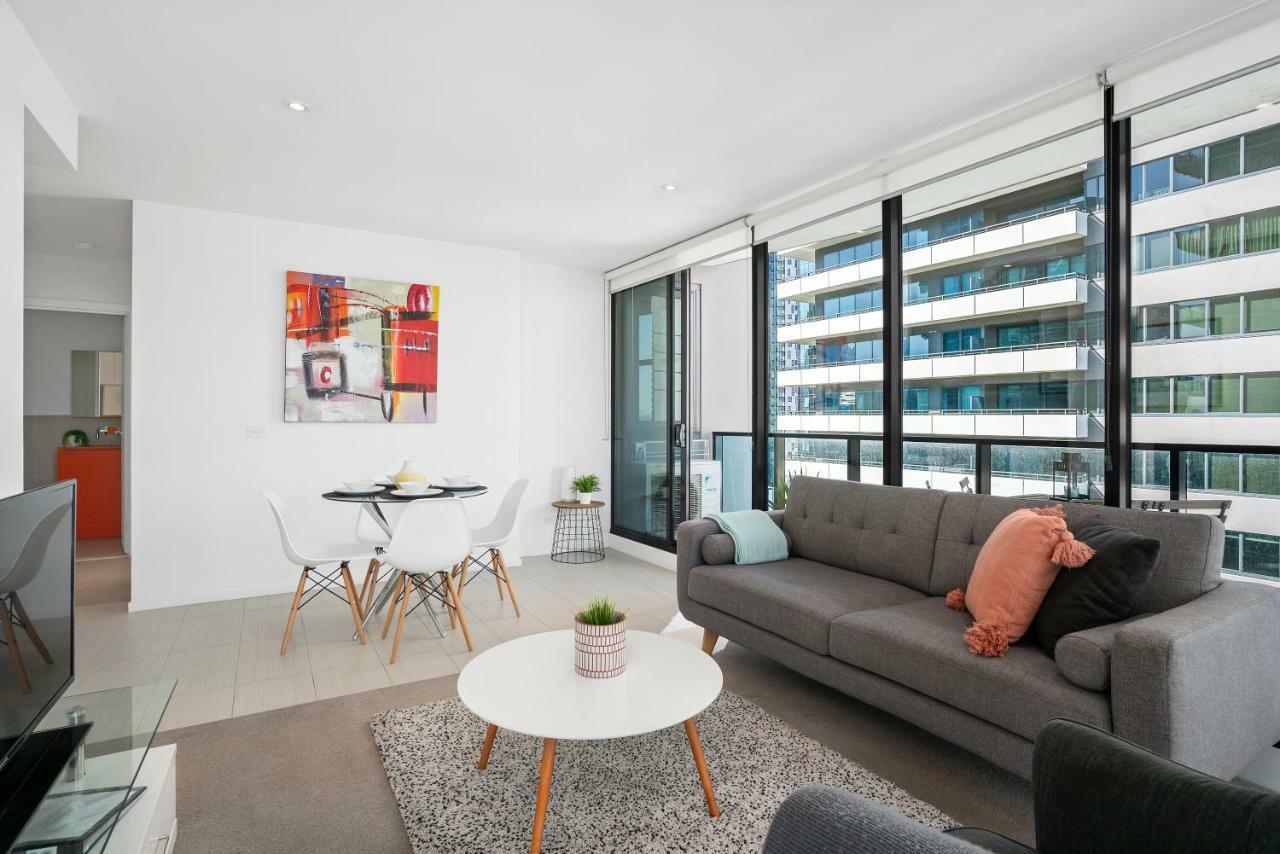 Complete Host Tiara * Melbourne