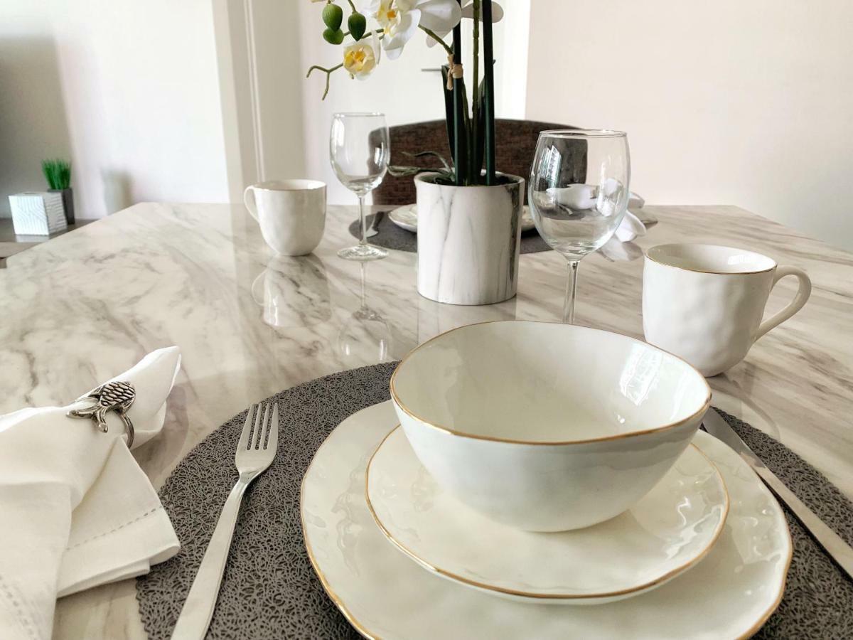 Large 2b2b Near Southern Cross Freeparking Gym Pool Apartment Melbourne