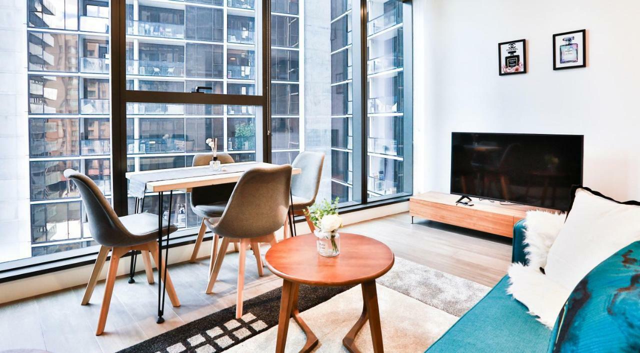 Conservatory Apt In The Heart Of Cbd With Pool And Gym Melbourne
