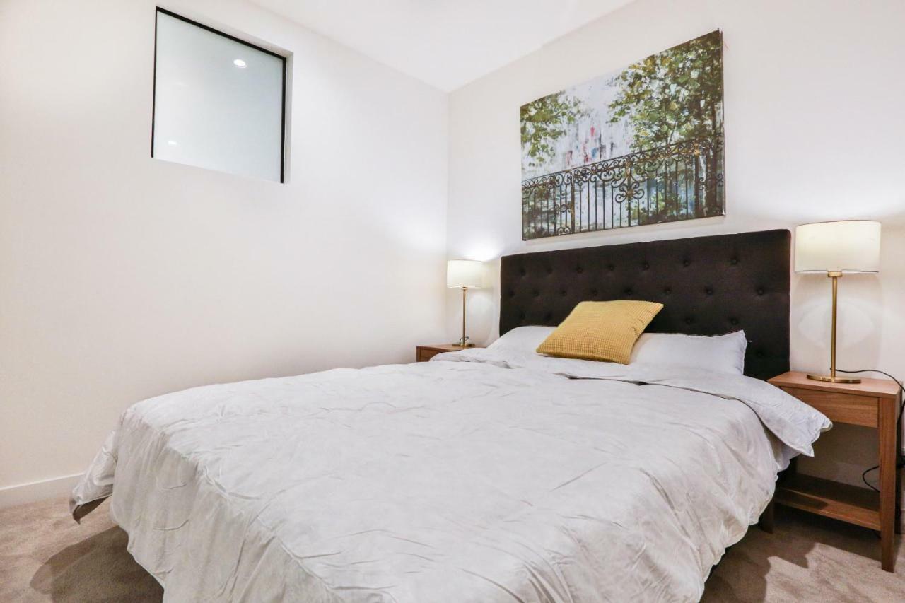 Apartment Conservatory Apt In The Heart Of Cbd With Pool And Gym *