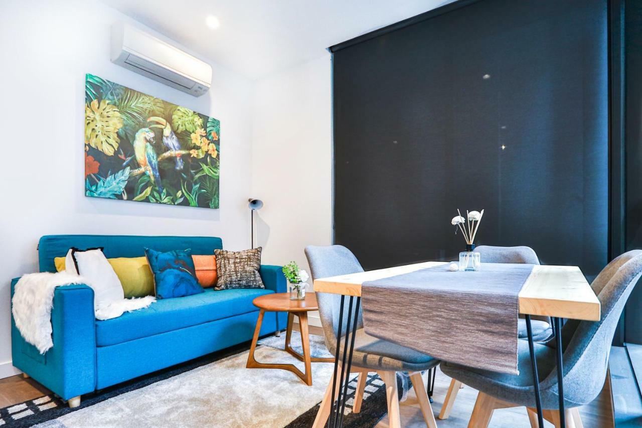 Conservatory Apt In The Heart Of Cbd With Pool And Gym Apartment