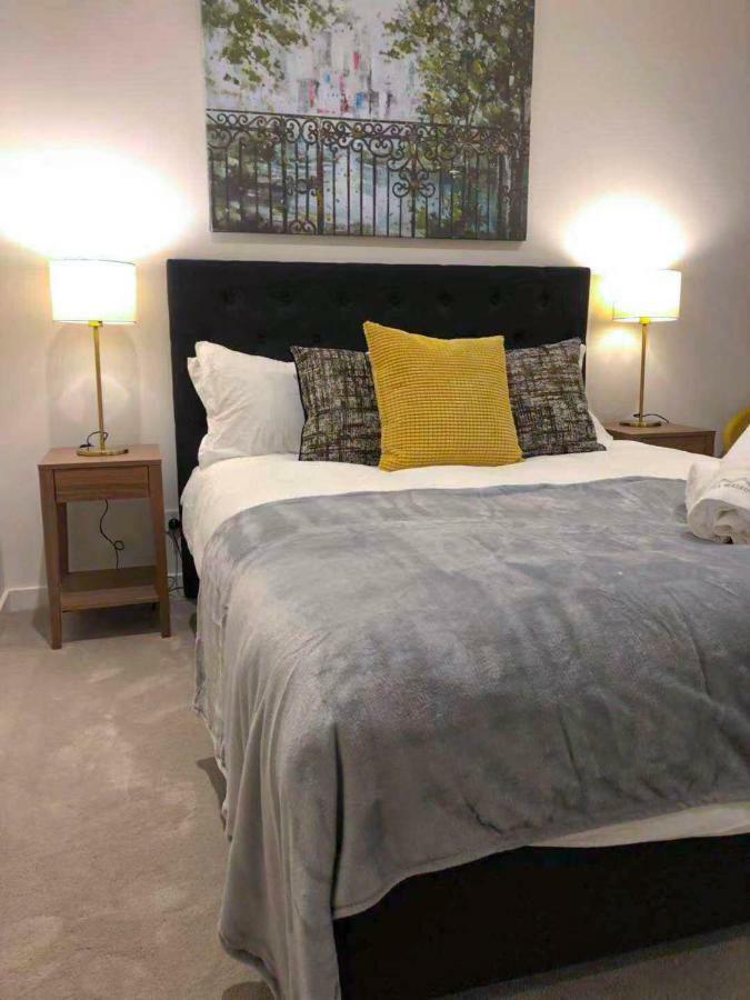 Apartment Conservatory Apt In The Heart Of Cbd With Pool And Gym Melbourne