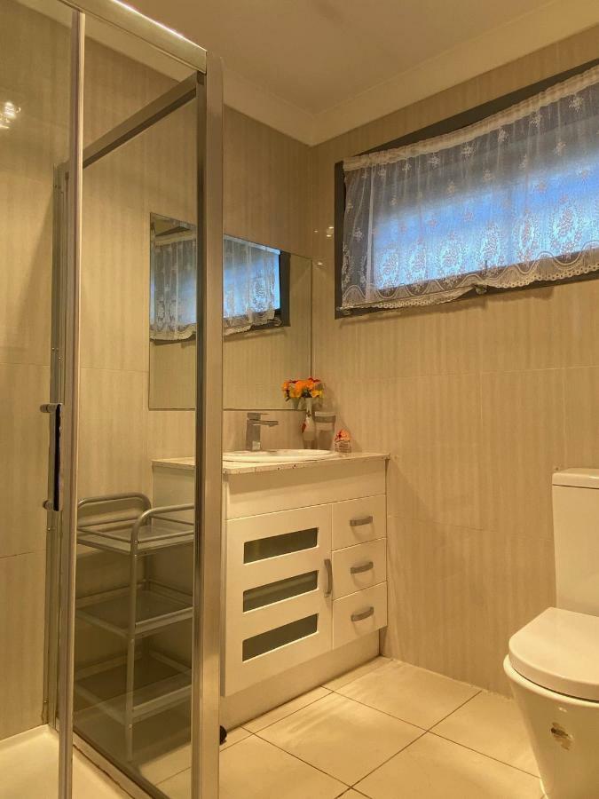 Entire Hume House Holiday home Melbourne