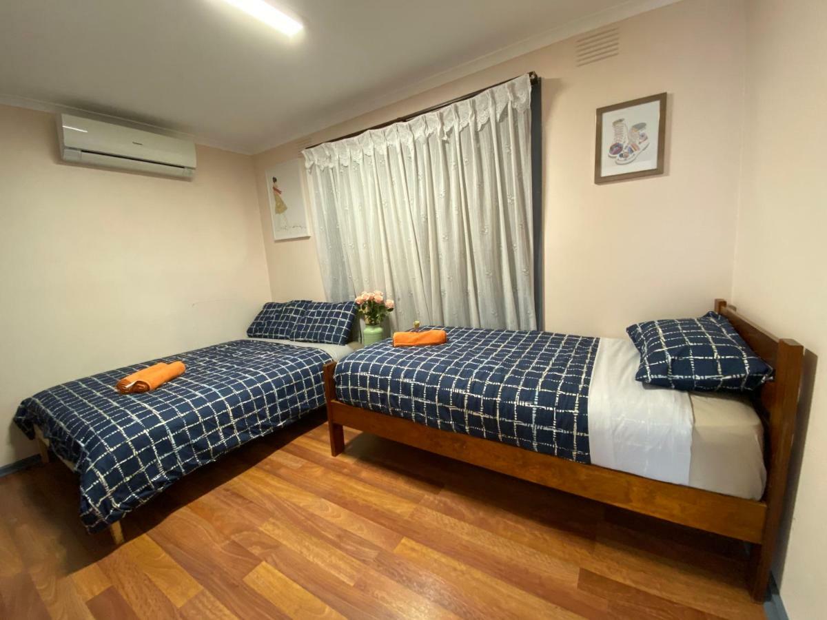Entire Hume House Holiday home *