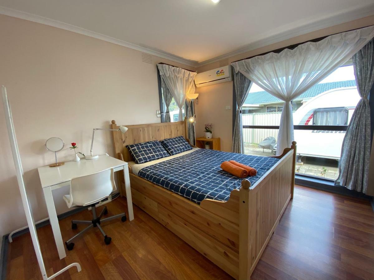 Entire Hume House Holiday home *