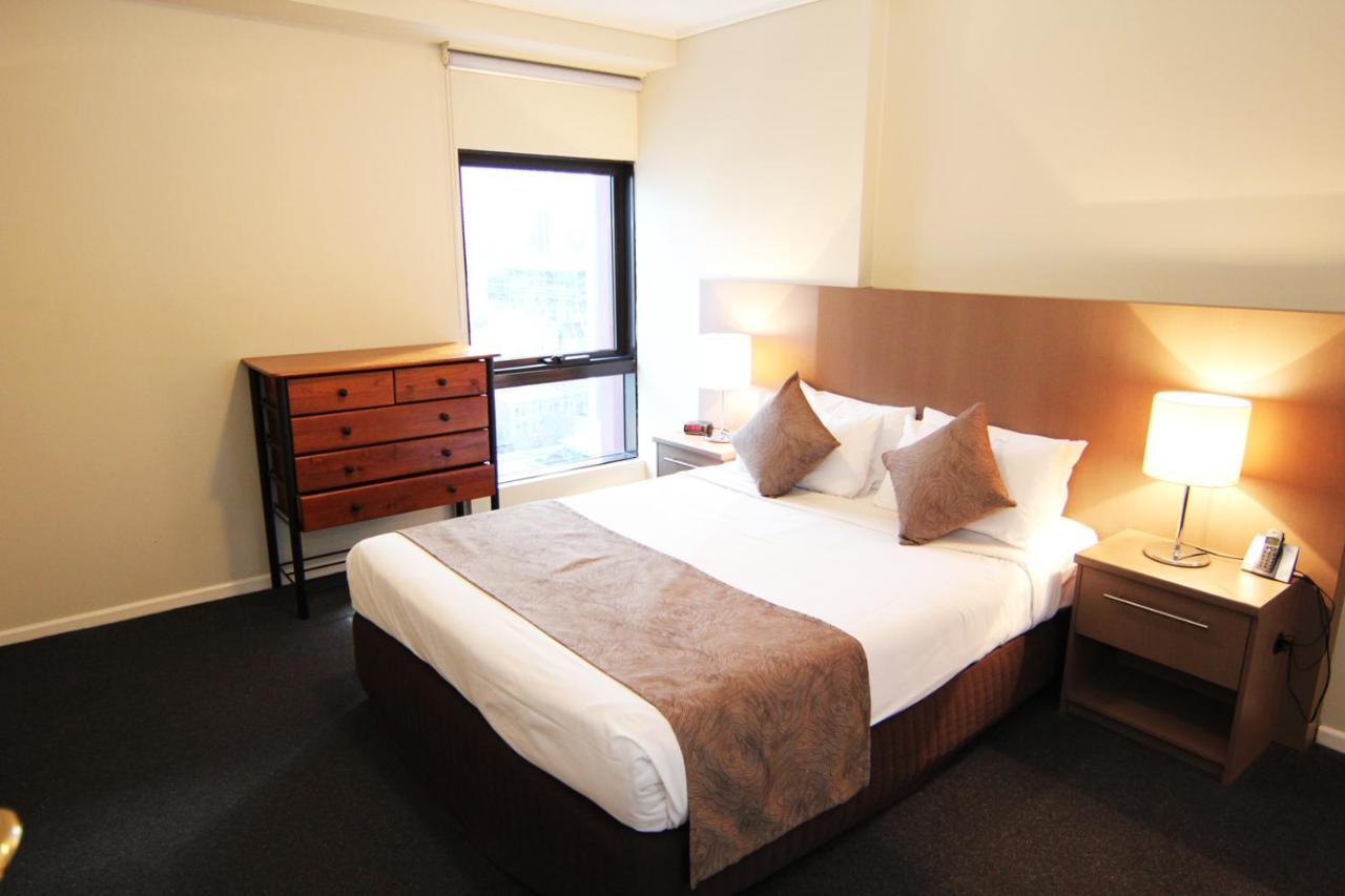 Paramount Aparthotel