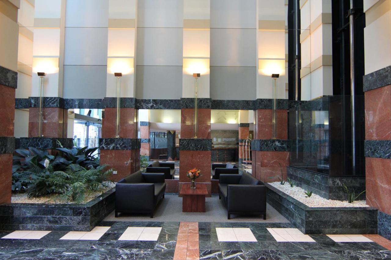 Paramount 4*