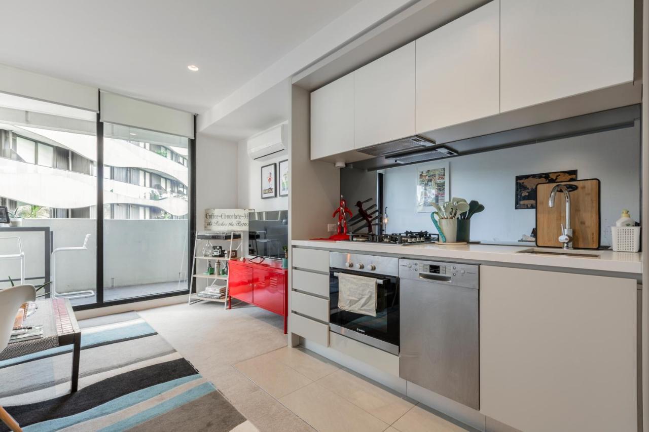 Luxurious Riverside Style Apartment☆pool☆spa☆gym☆rooftop With Views Melbourne