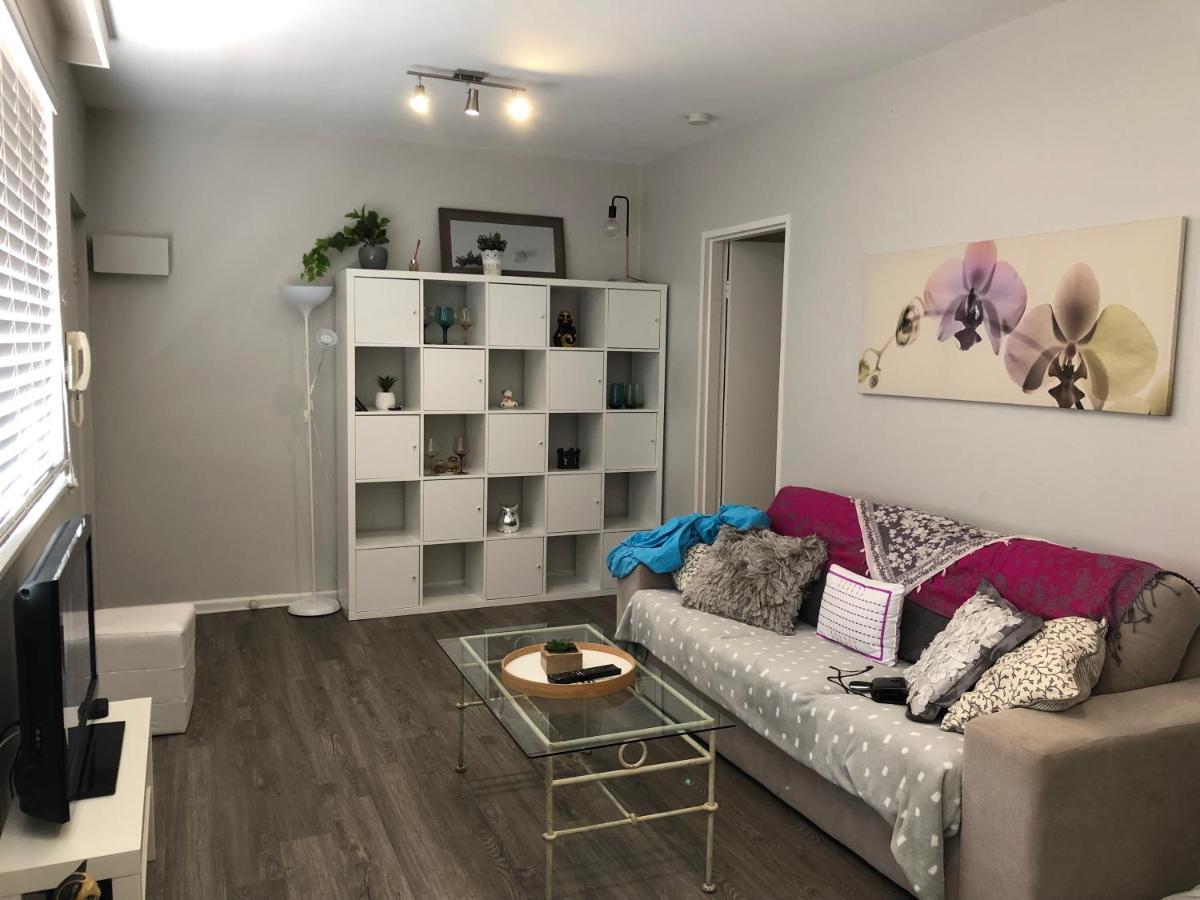 1 Bedroom Unit In Heart Of Elsternwick Melbourne