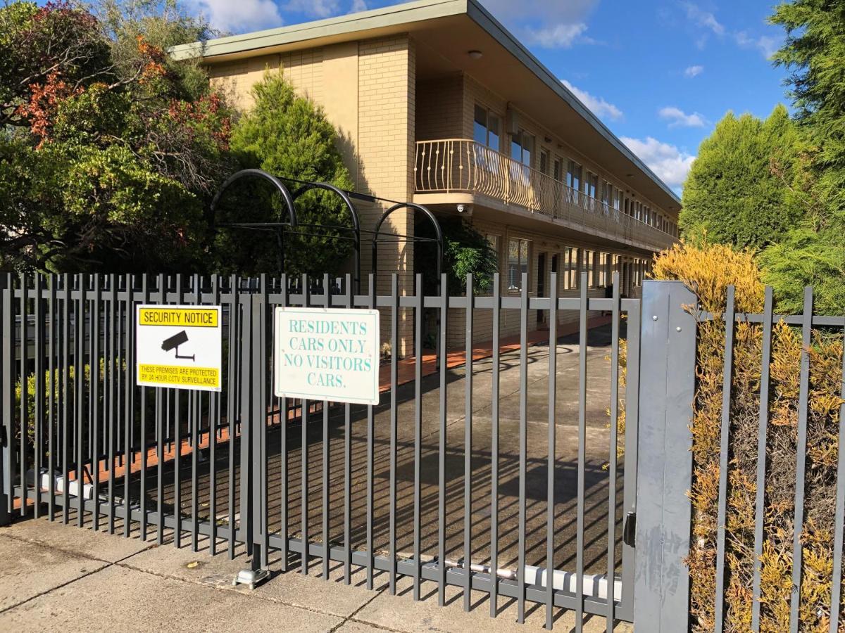 Apartment 1 Bedroom Unit In Heart Of Elsternwick *