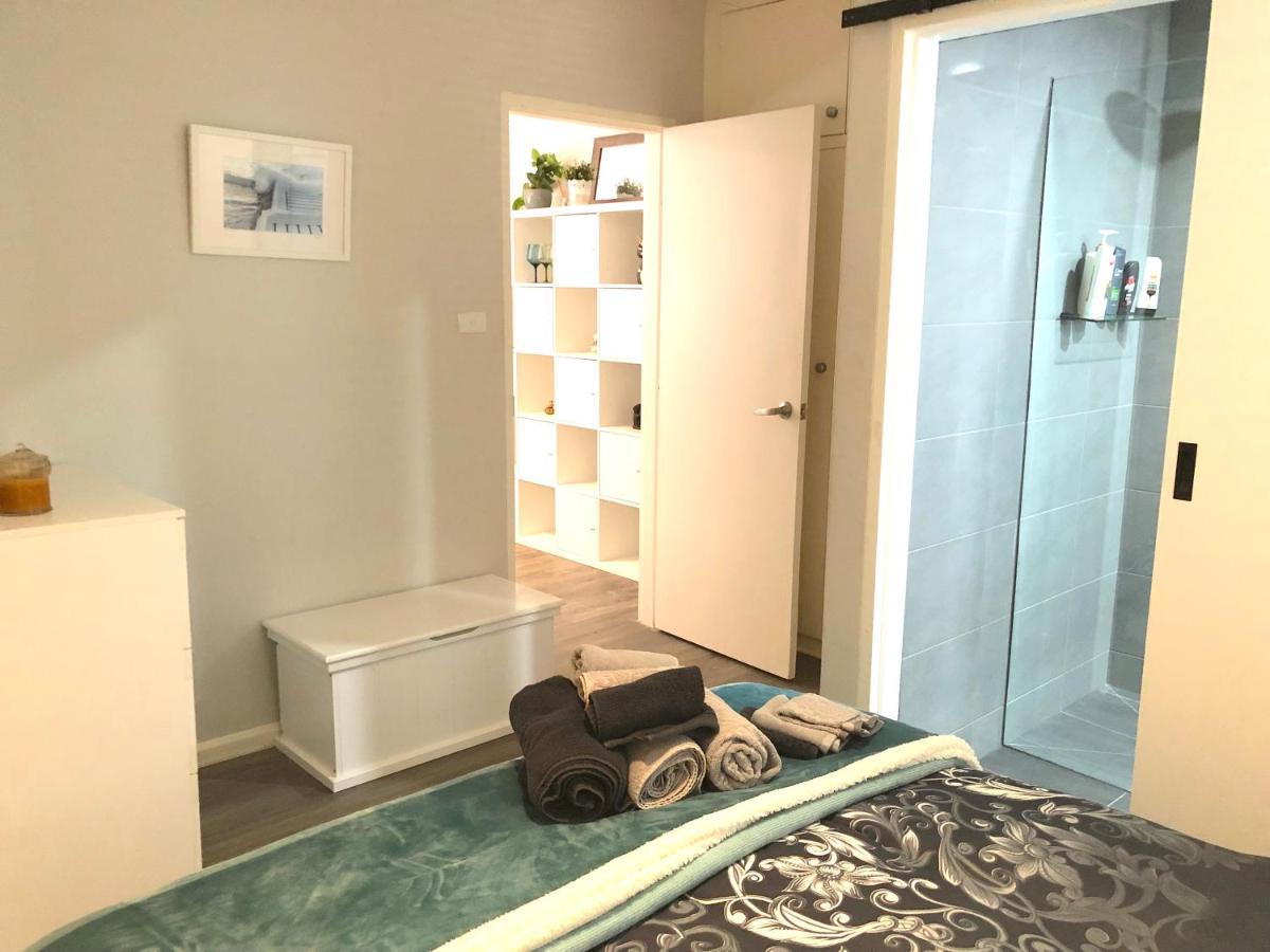 1 Bedroom Unit In Heart Of Elsternwick