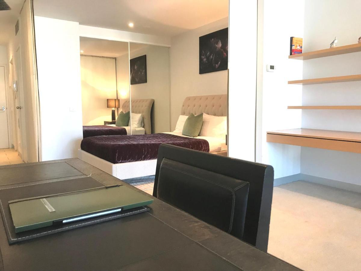 Sapphire On Little Collins Apartment Melbourne