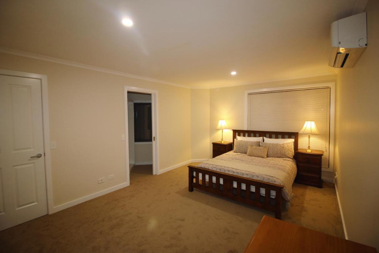 Silver House - Airport Guest house