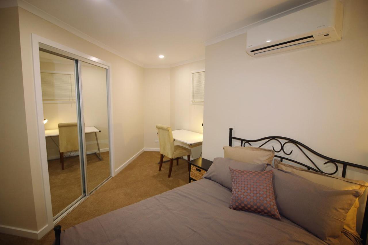 Guest house Silver House - Airport *