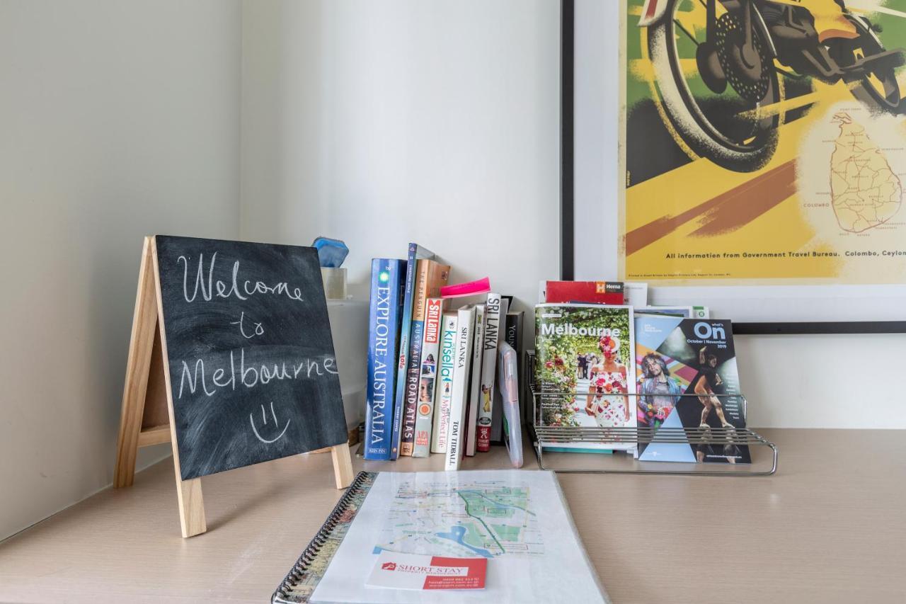 Apartment Light, Airy, Spacious Queens Road Melbourne