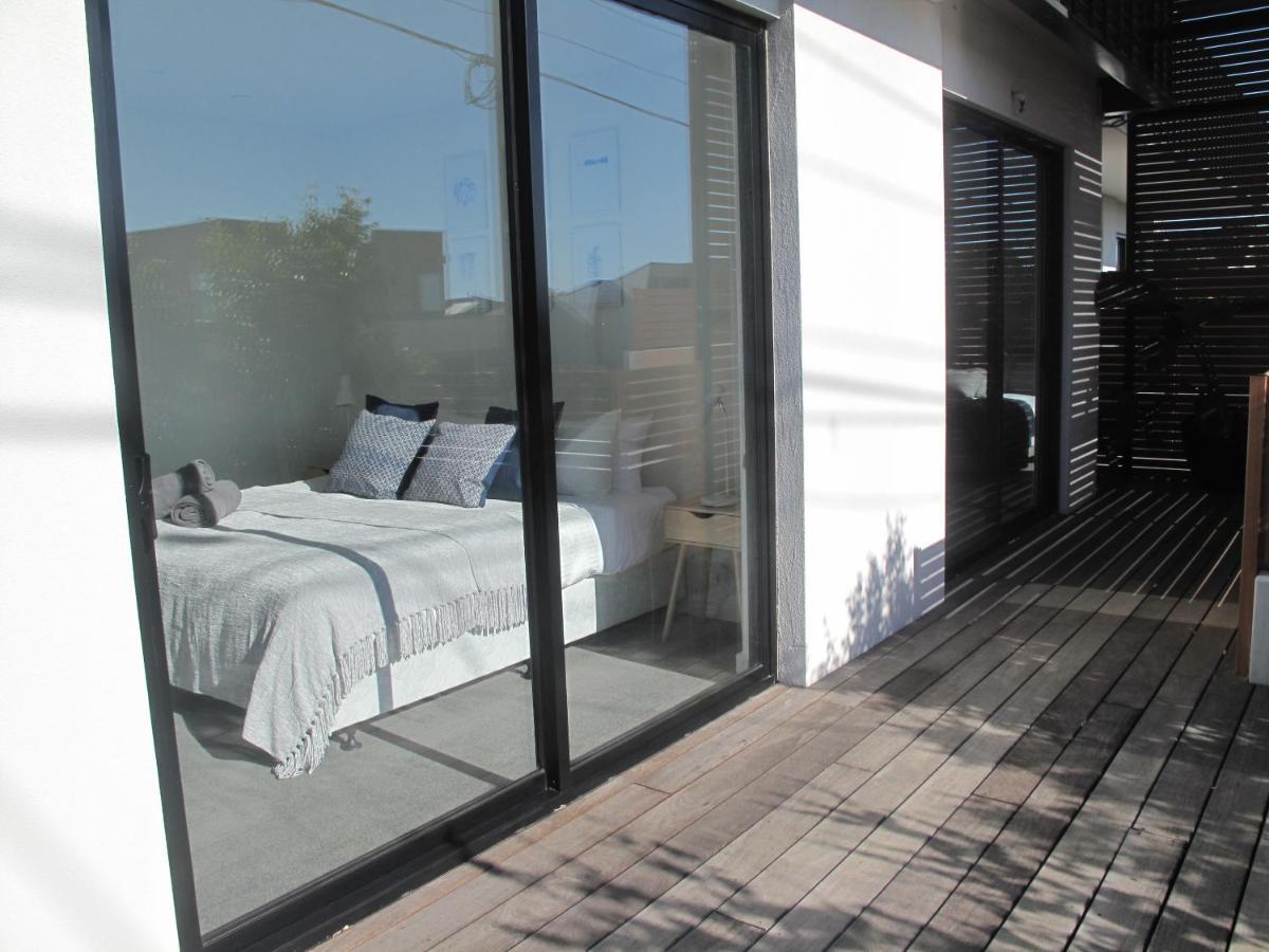 Modern 3 Bedroom Apt With Free Parking, Netflix, Wifi & Welcome Wine By Bnb Pro Apartment