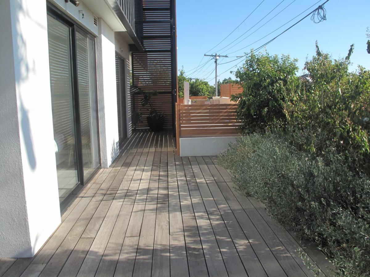 Modern 3 Bedroom Apt With Free Parking, Netflix, Wifi & Welcome Wine By Bnb Pro Apartment