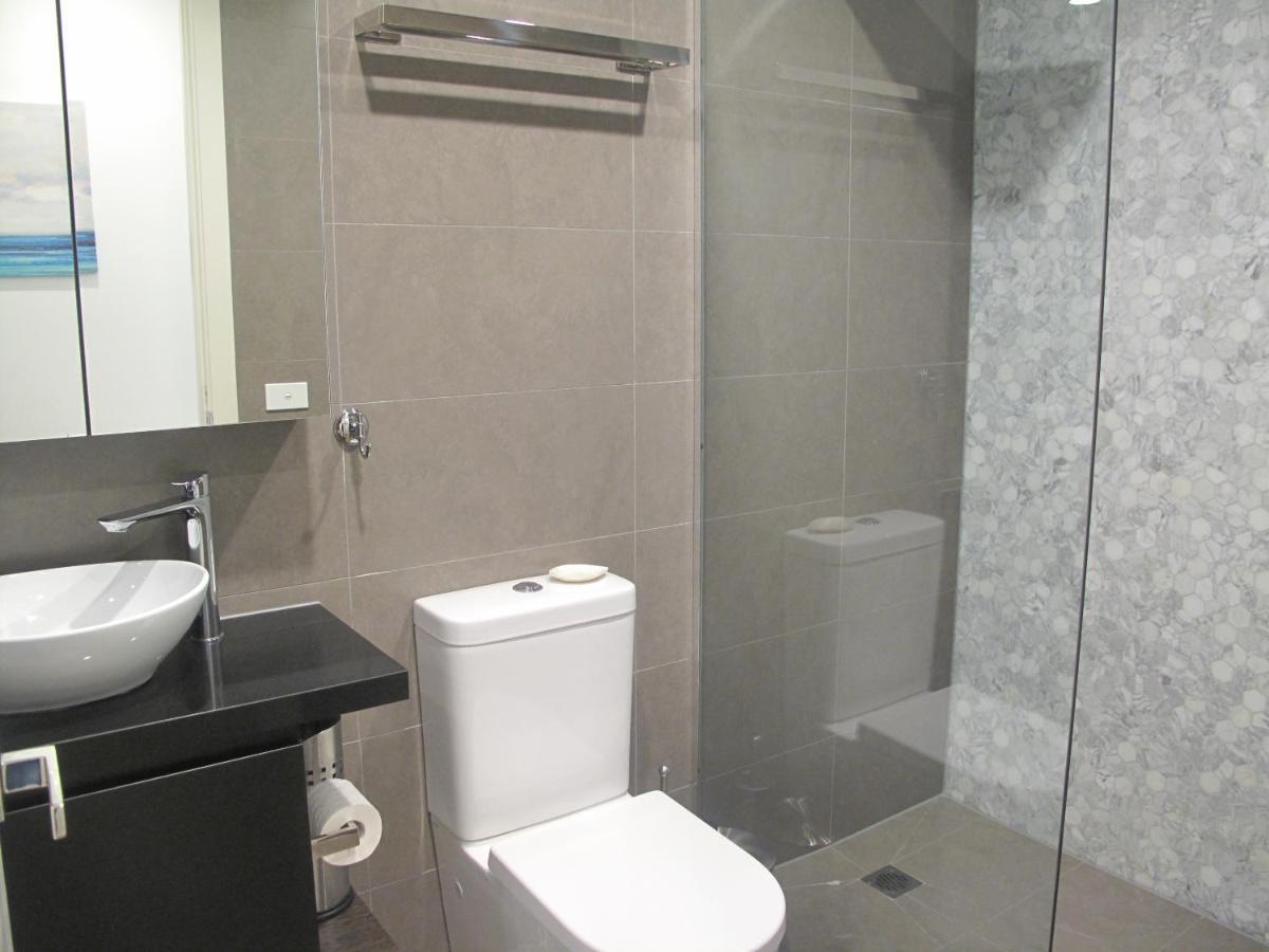Apartment Modern 3 Bedroom Apt With Free Parking, Netflix, Wifi & Welcome Wine By Bnb Pro *