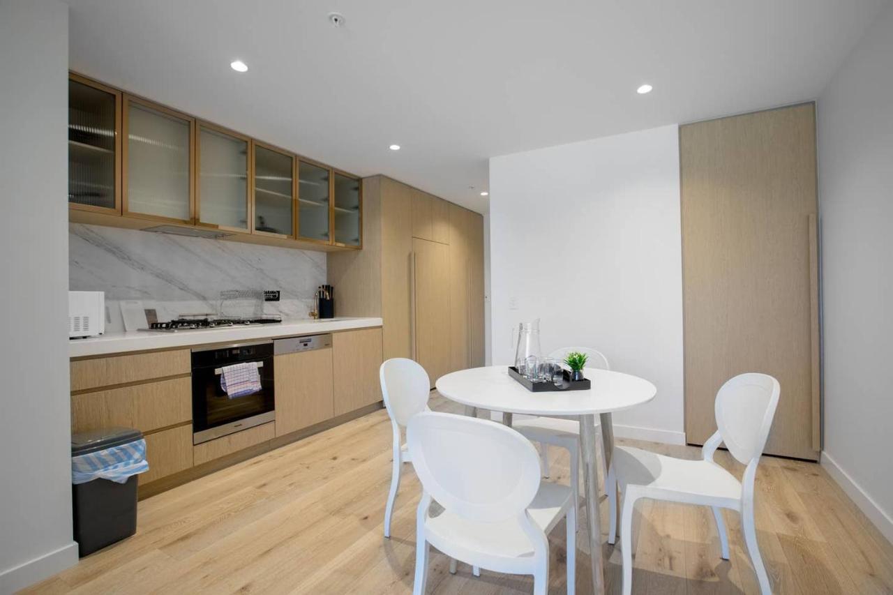 Warm Nest Location@collins Apartment *