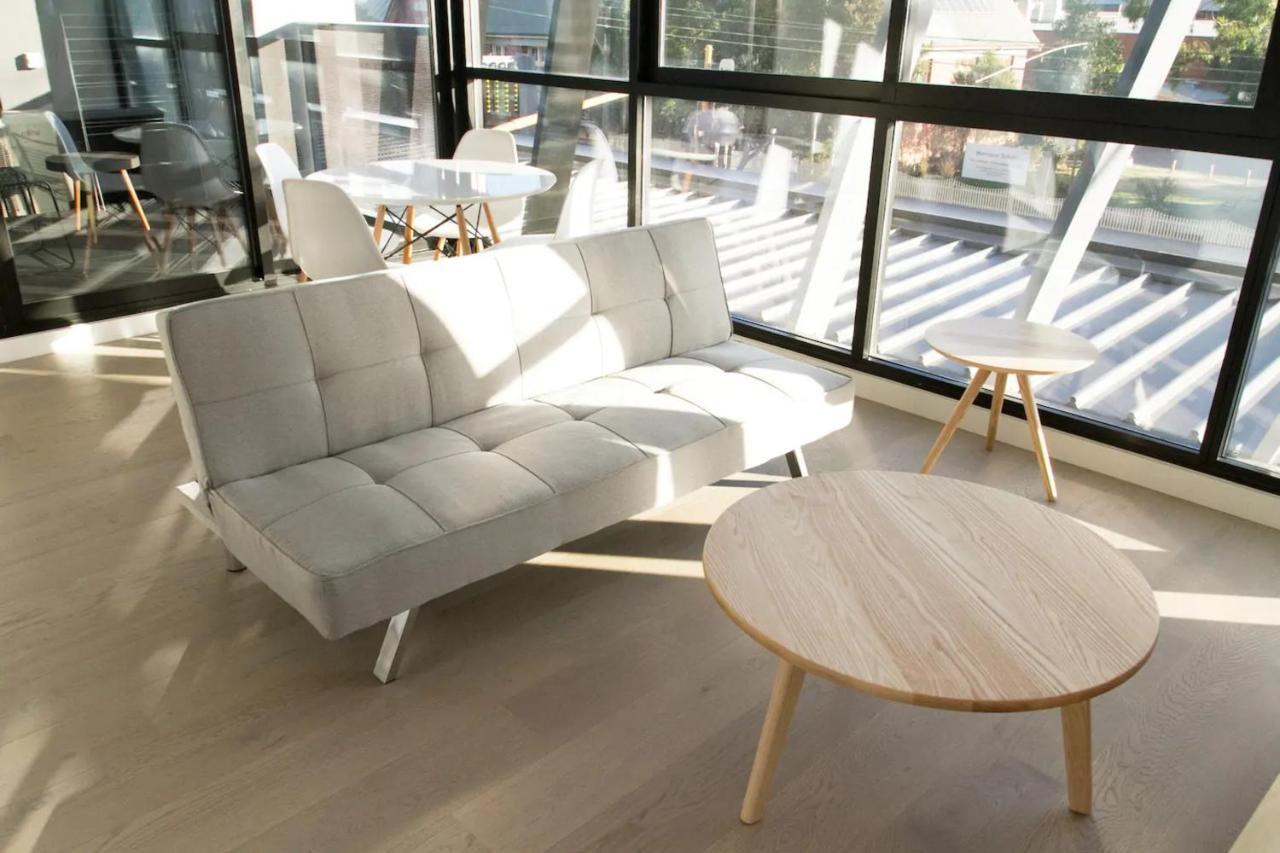 Brand New 1 Bedroom In South Apartment