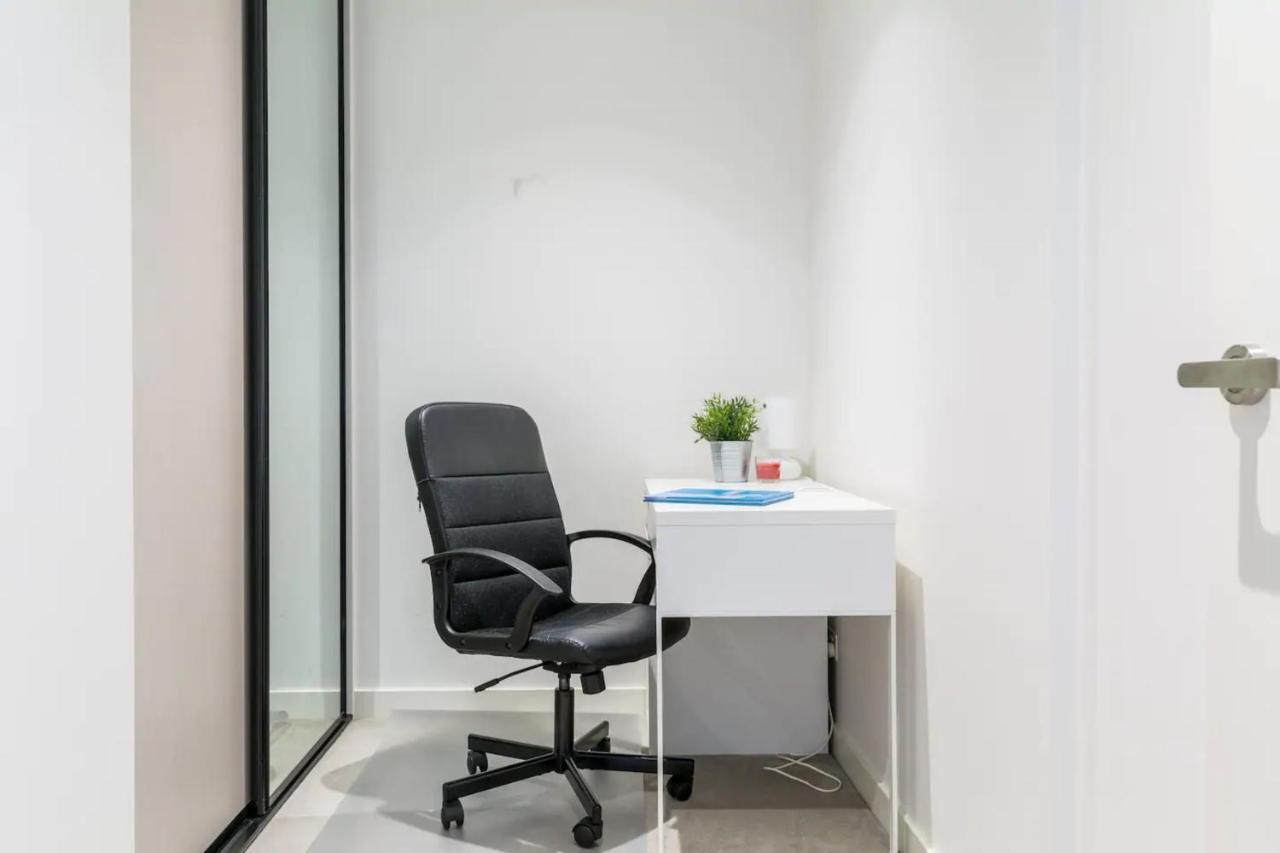 Apartment Modern 1 Bedroom In Tranquil Parklands *
