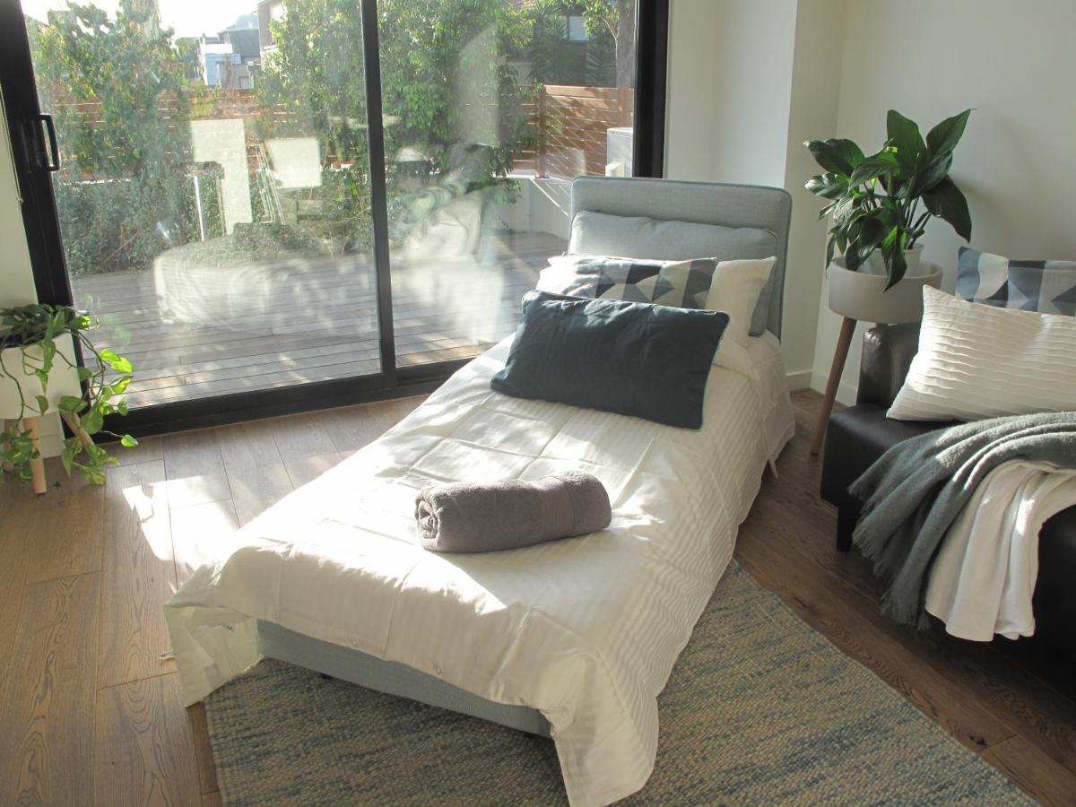 Modern 3 Bedroom Apt With Free Parking, Netflix, Wifi & Welcome Wine By Bnb Pro *