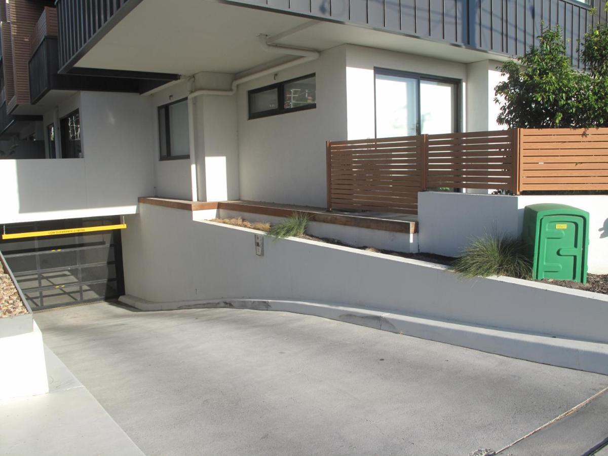 Apartment Modern 3 Bedroom Apt With Free Parking, Netflix, Wifi & Welcome Wine By Bnb Pro