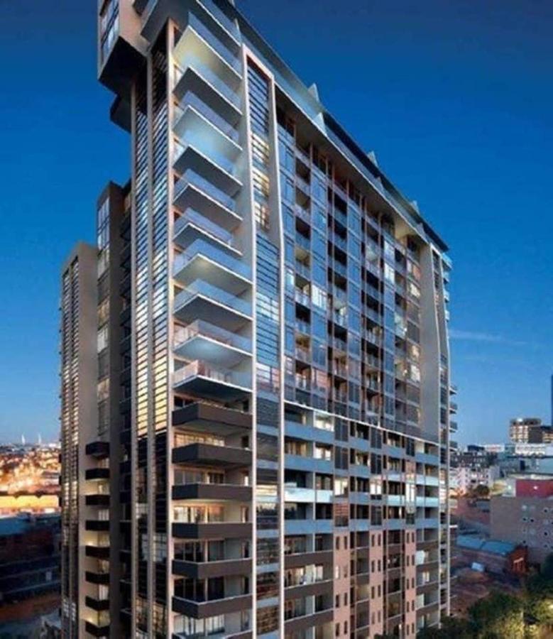 Istana 10 Cbd Apartment Melbourne
