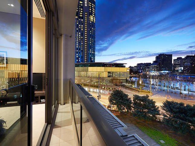 Sanctuary - Freshwater Place Apartment