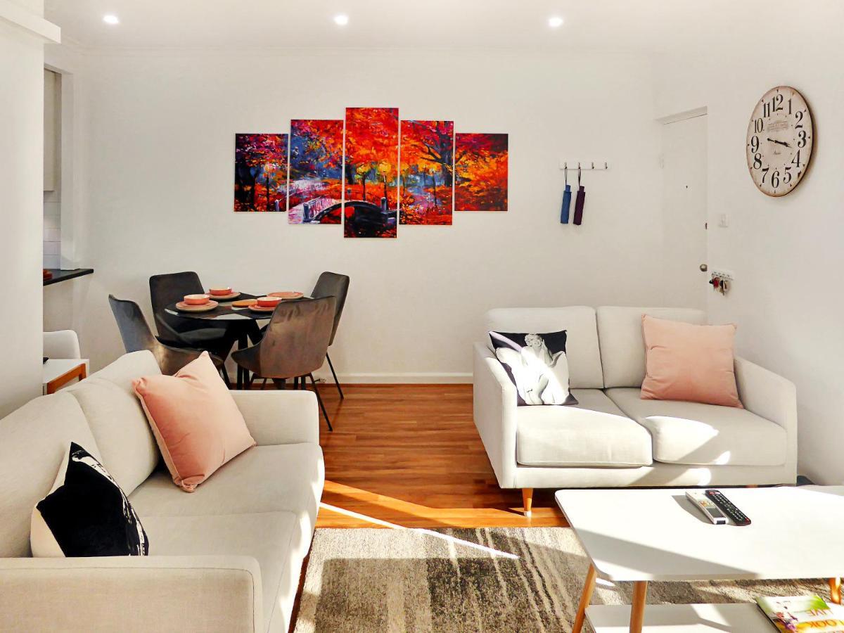 Glen Iris, Quiet Boutique 2 Bedroom Netflix, Wifi, Parking, Free Wine Melbourne