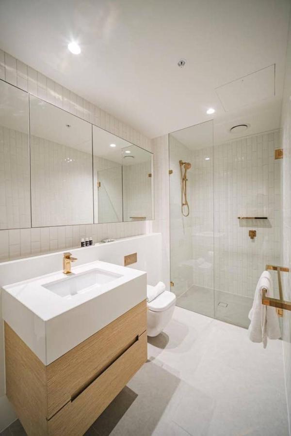 Modern Living@collins Centro Location 2br Apartment Melbourne