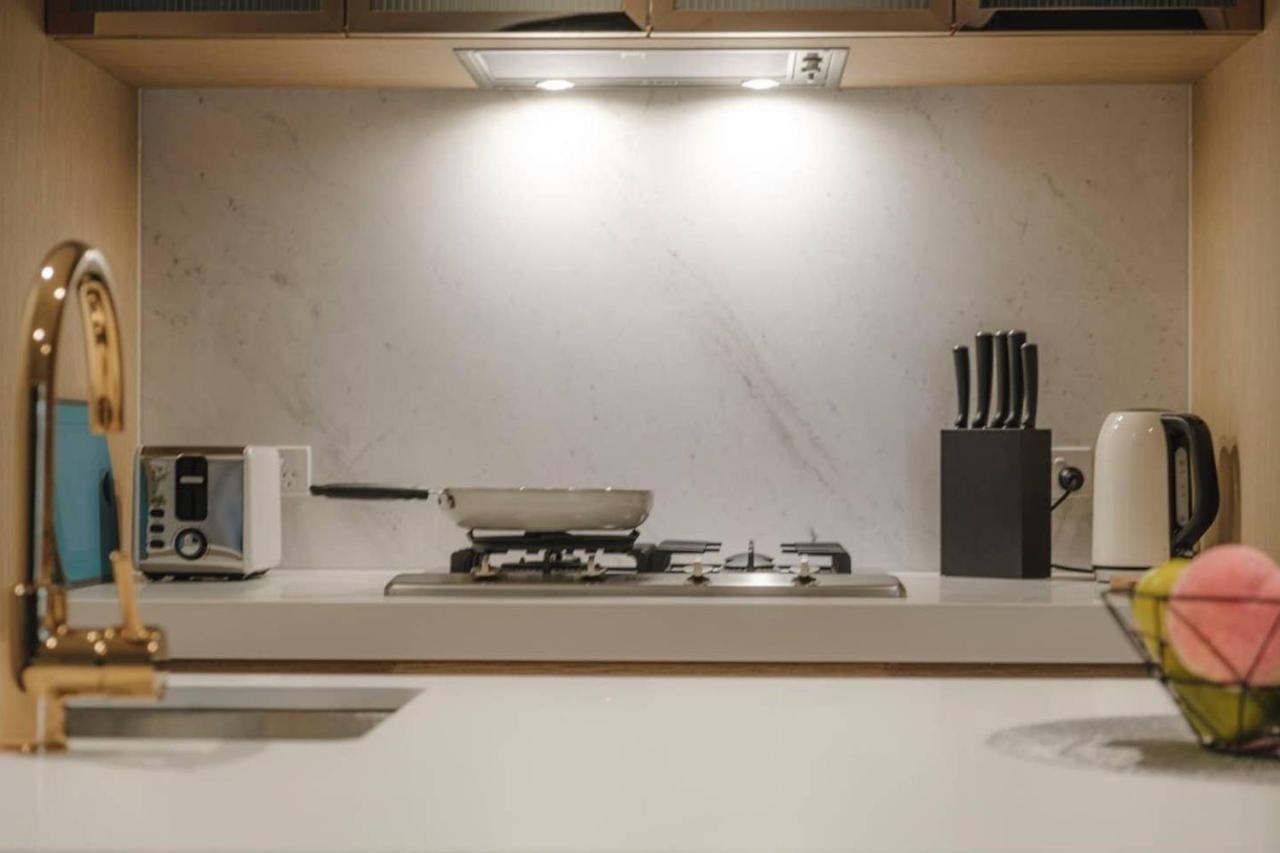 Modern Living@collins Centro Location 2br Melbourne