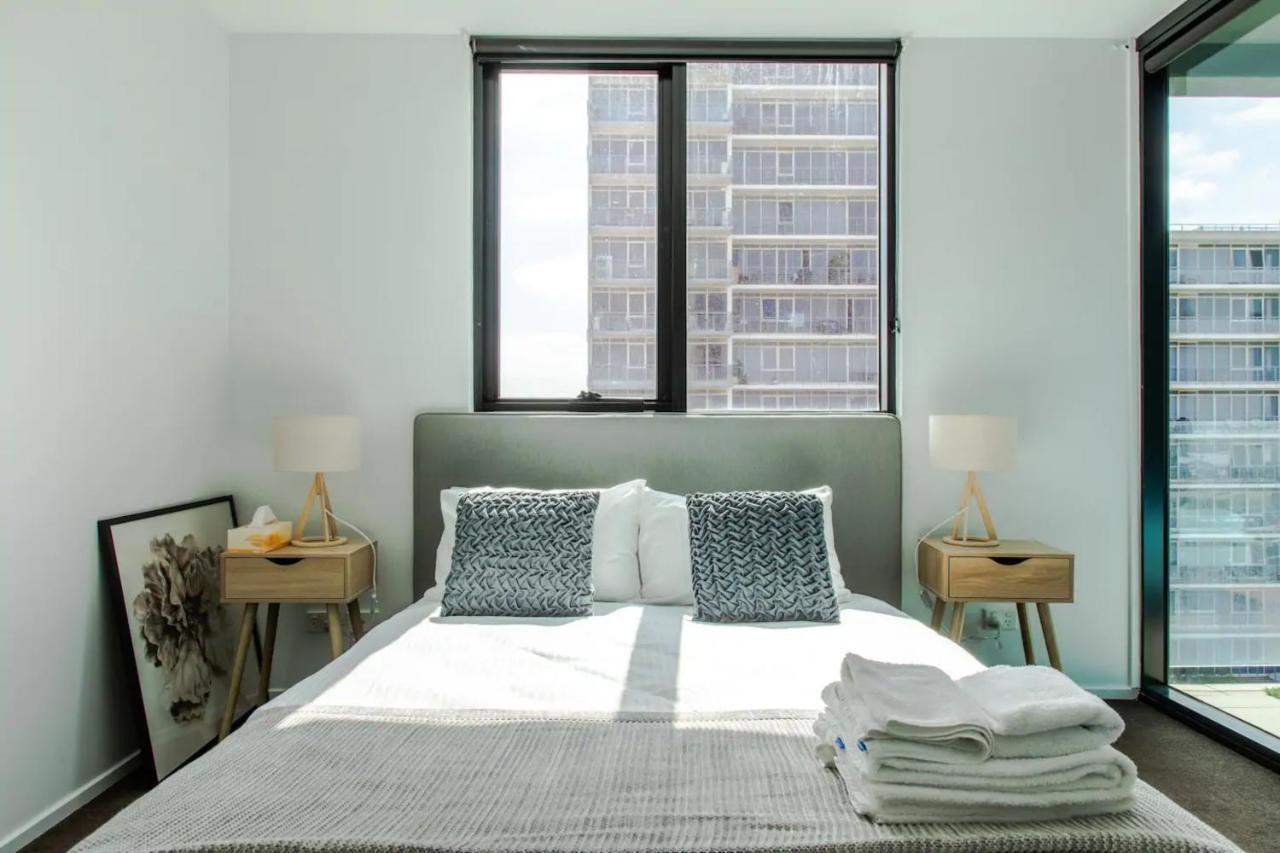 Bright 2 Bedroom With Rooftop Pool