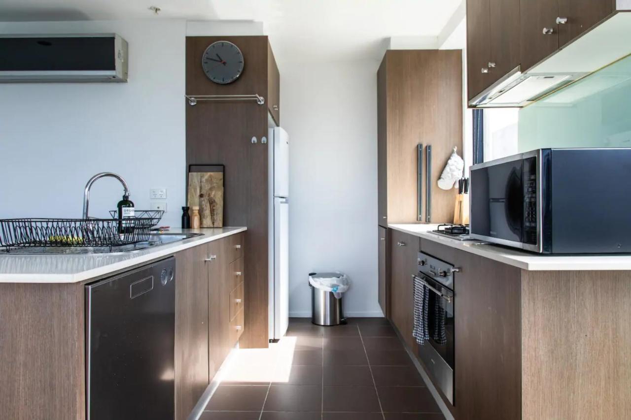 Bright 2 Bedroom With Rooftop Pool *