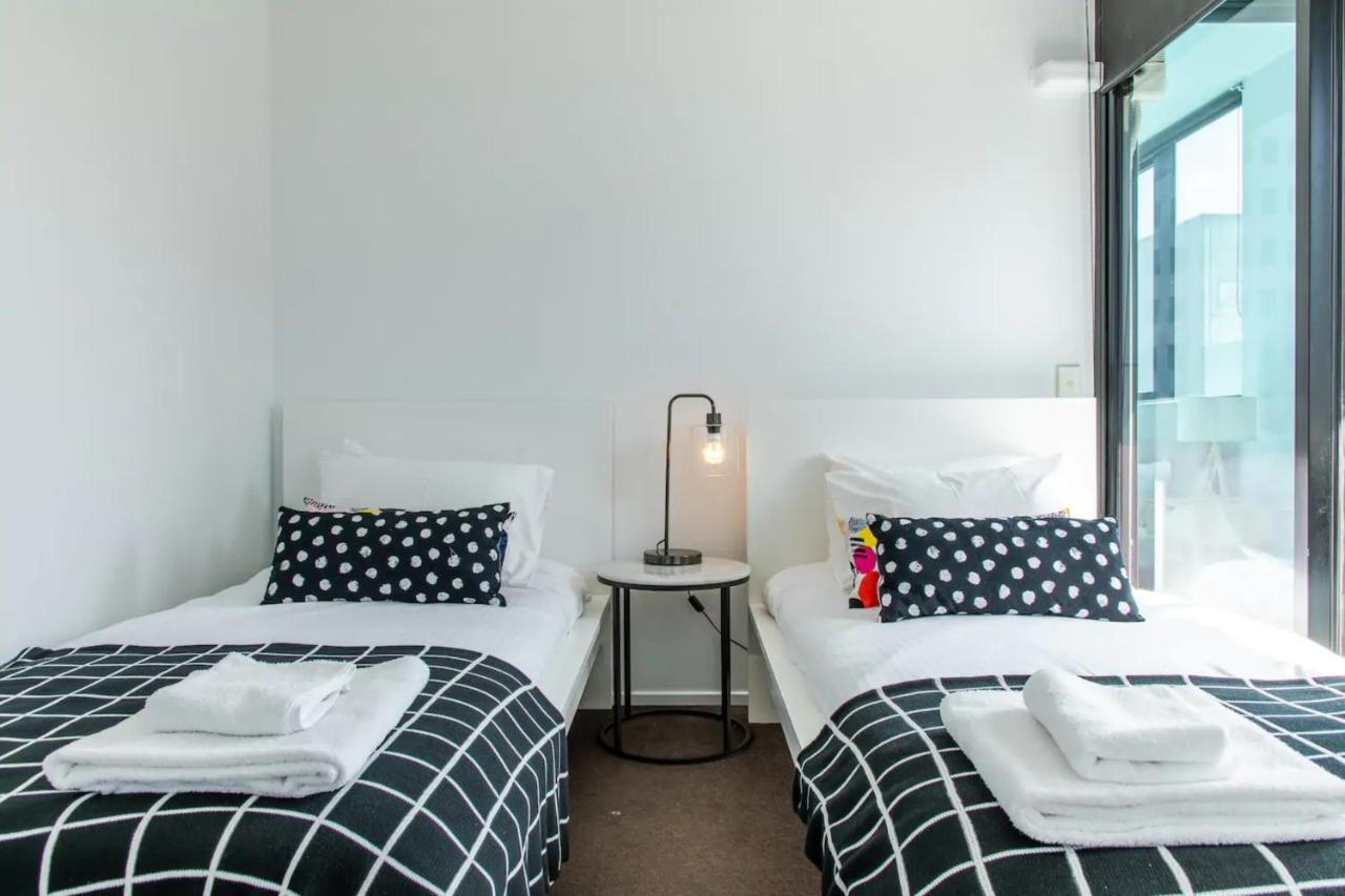Bright 2 Bedroom With Rooftop Pool * Melbourne