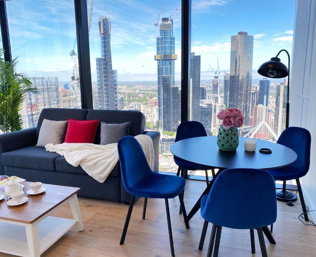 Cbd Fabulous View 2br High In The Sky On Collins