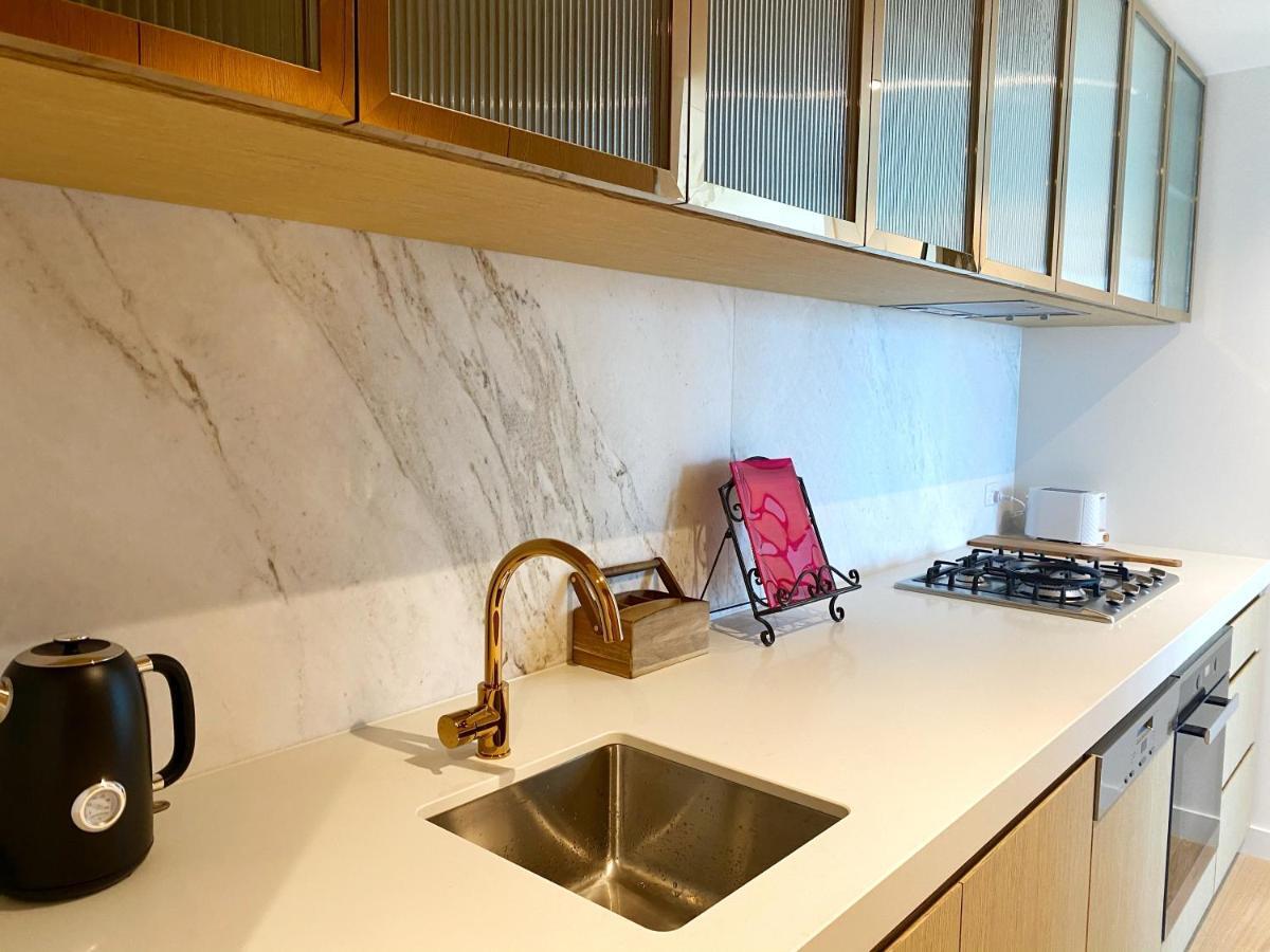 Apartment Cbd Fabulous View 2br High In The Sky On Collins