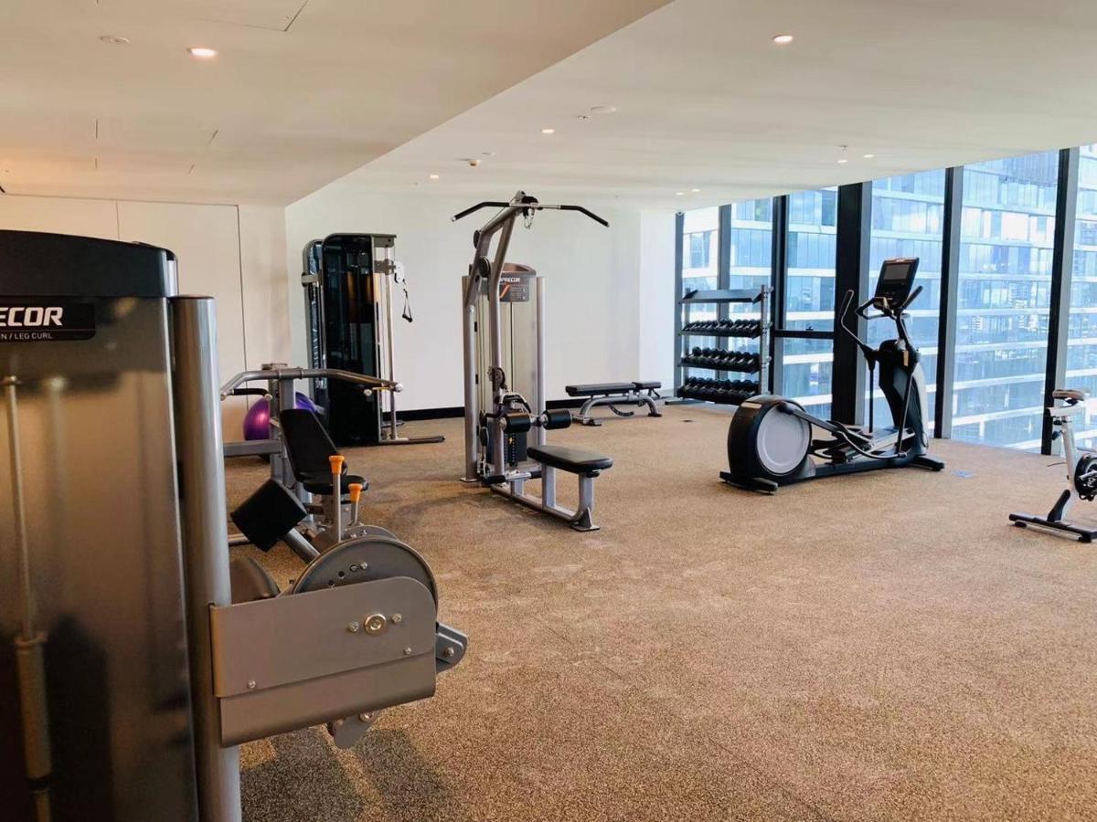 Cbd Fabulous View 2br High In The Sky On Collins Apartment *