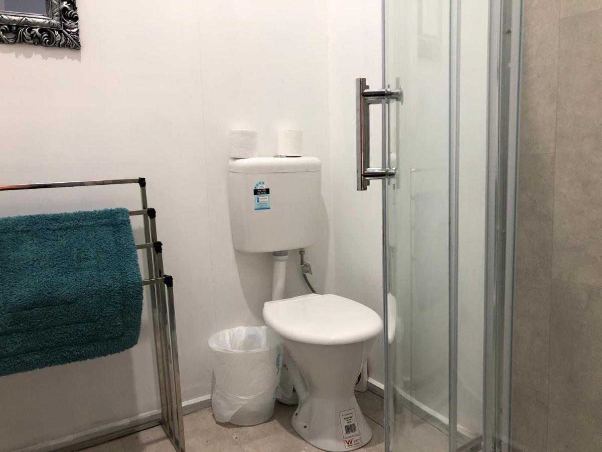 Short - Caulfield Station, Monash Uni Apartment *